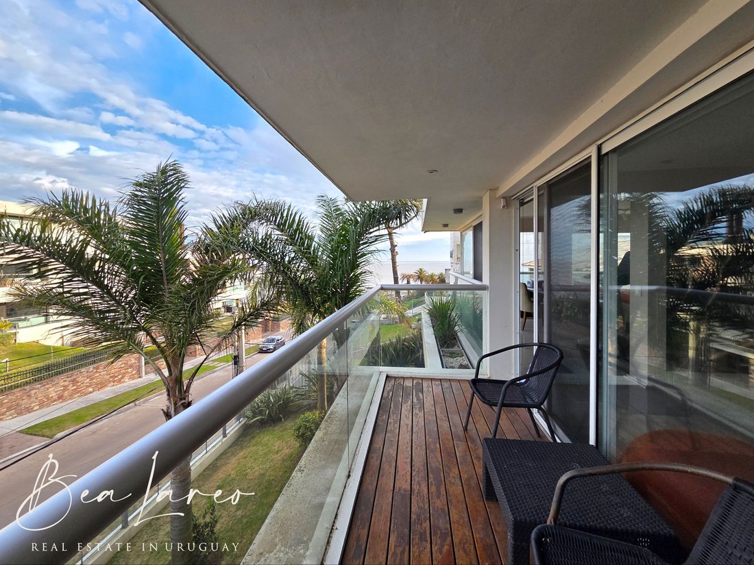 Apartment in Montevideo, Departamento de Montevideo, Uruguay 1 - 18527410