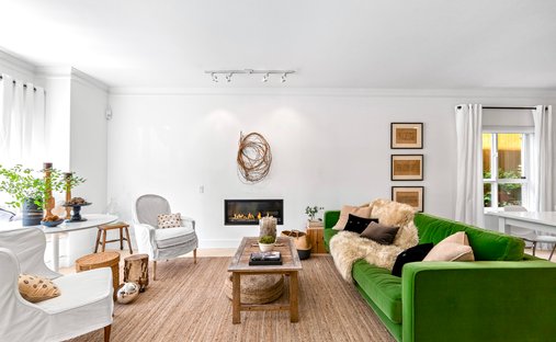 Townhouse in North Vancouver, British Columbia, Canada 1