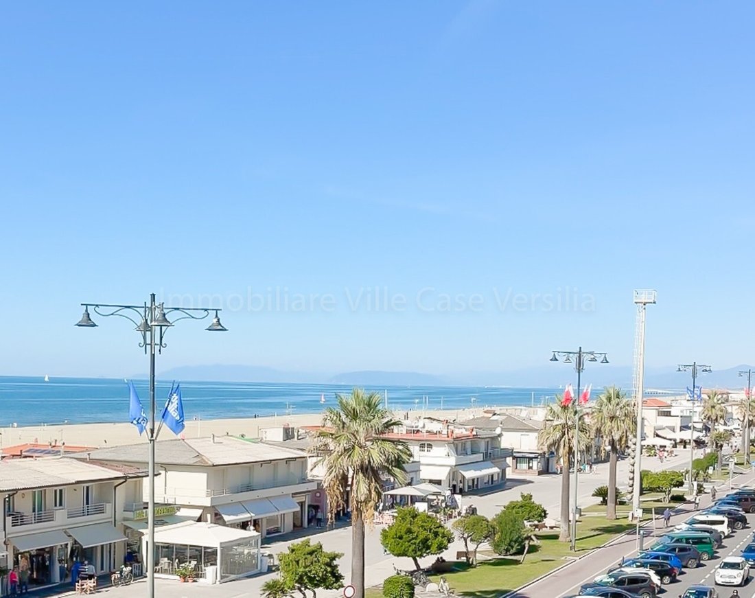 Apartment in Lungomare, Viareggio, Tuscany 1 - 18527672
