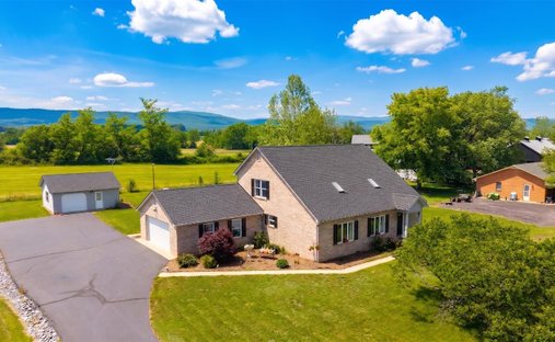 House in Mount Sidney, Virginia, United States 1