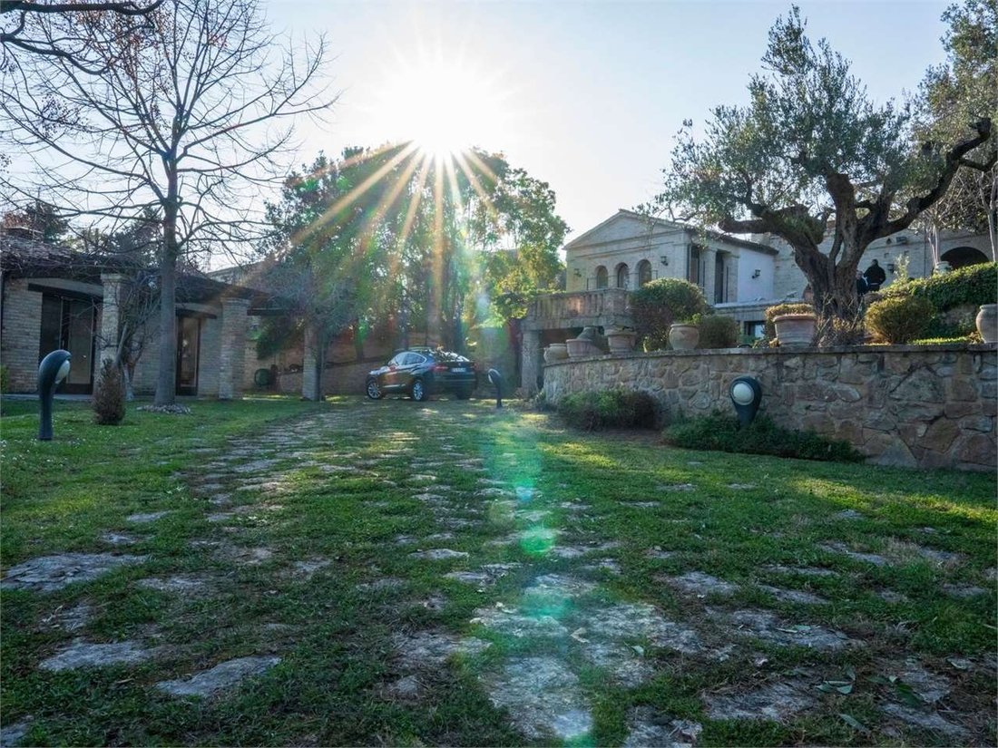 Villa in Santa Maria Imbaro, Abruzzo, Italy 3 - 18528167