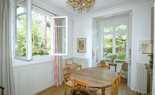 House in Gressets-Centre-Garenne-Bechevet, La Celle-Saint-Cloud, France 1