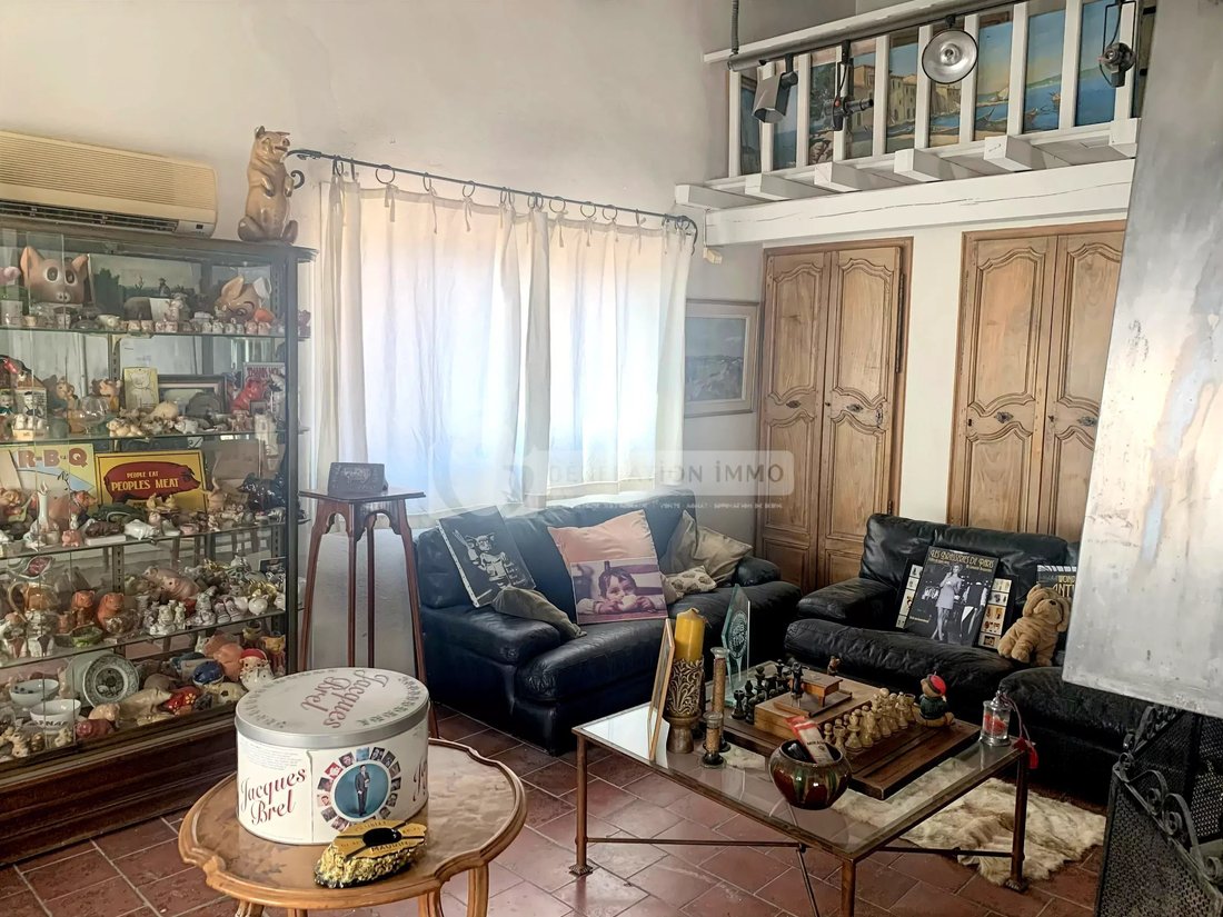 Townhouse in Arles, Provence-Alpes-Côte d'Azur, France 1 - 18526257