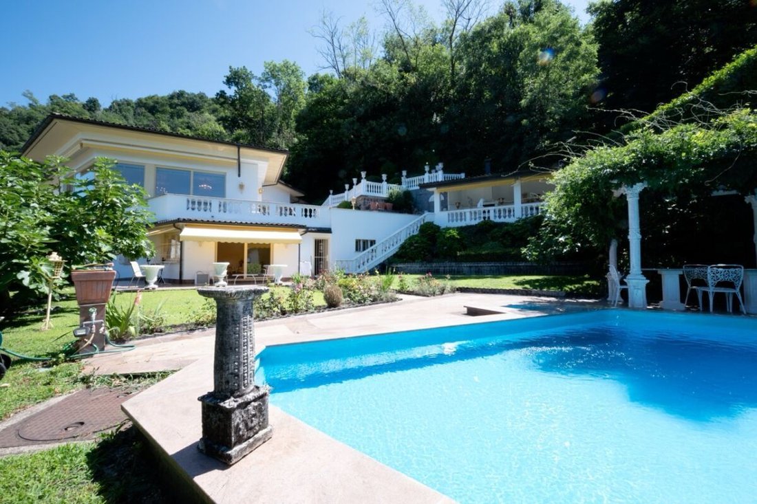 Villa in Bissone, Ticino, Switzerland 2 - 18527586