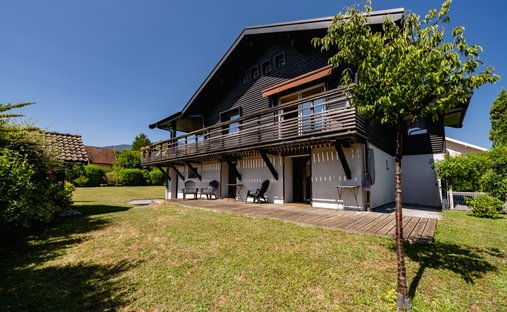 House in Sud, Saint-Jorioz, France 1