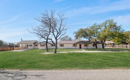 House in Pleasanton, Texas, United States 1