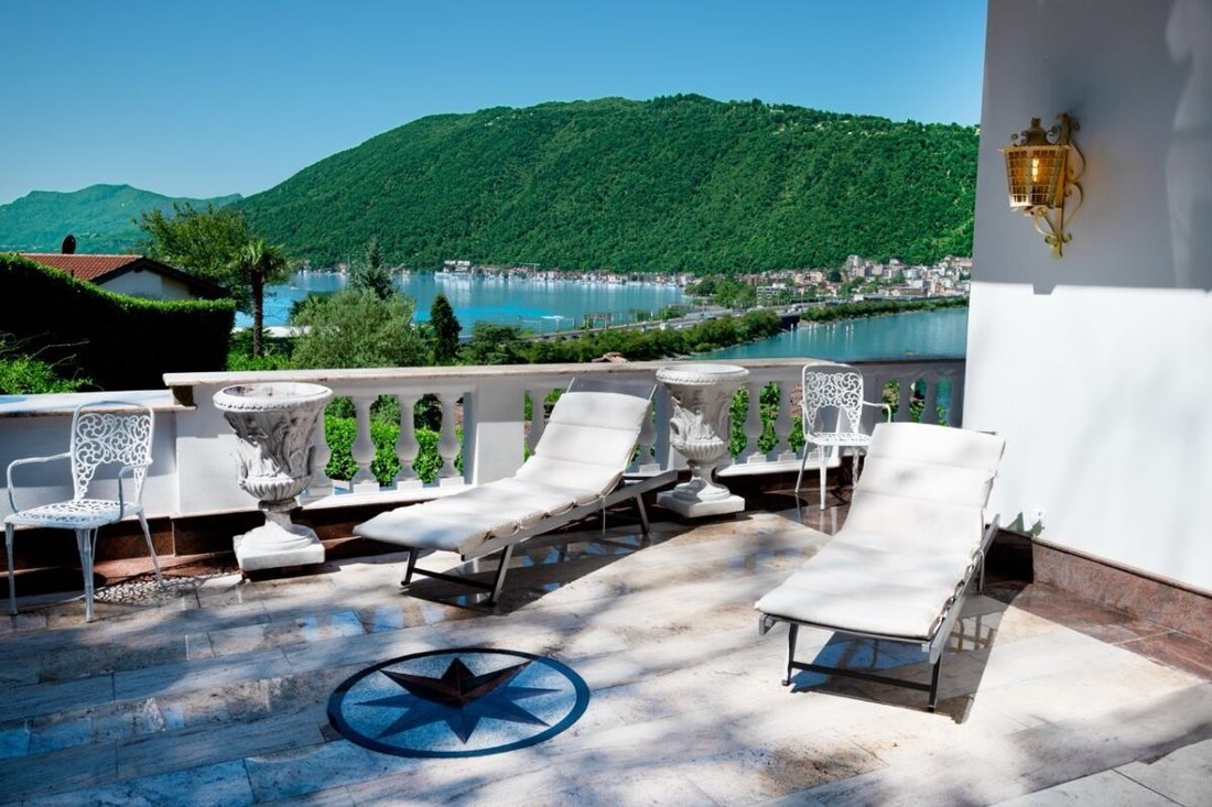 Villa in Bissone, Ticino, Switzerland 3 - 18527586