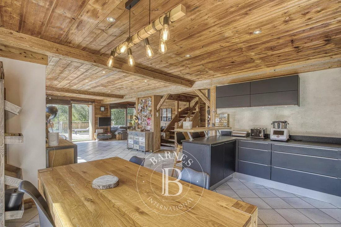 Chalet in Saint-Jean-de-Sixt, Auvergne-Rhône-Alpes, France 1 - 18526965