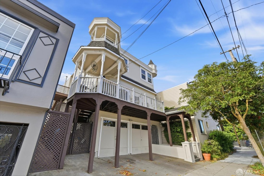 San Francisco, California, United States 3 - 18528276