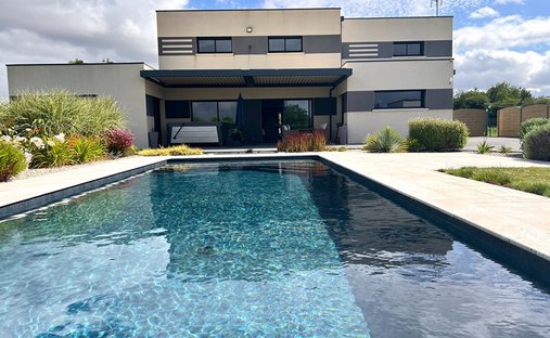 Villa in Mondoubleau, Centre-Val de Loire, France 1