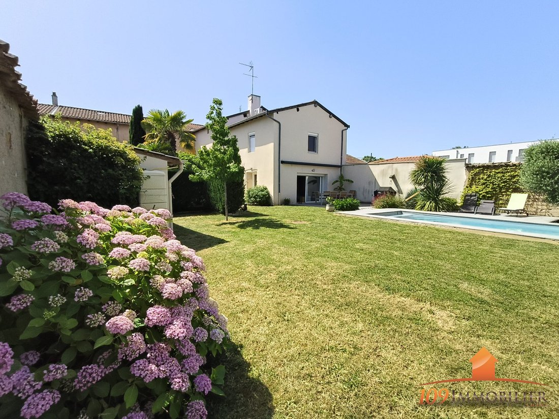 House in Arnas, Auvergne-Rhône-Alpes, France 2 - 18528089