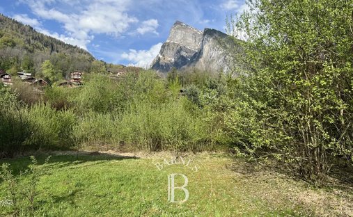 Land in Samoens, Auvergne-Rhône-Alpes, France 1