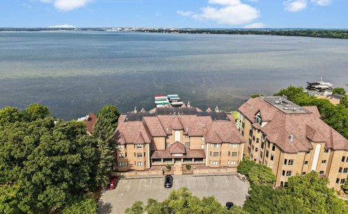Condo in Monona, Wisconsin, United States 1