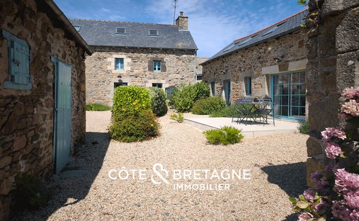 House in Centre Ville, Paimpol, France 1