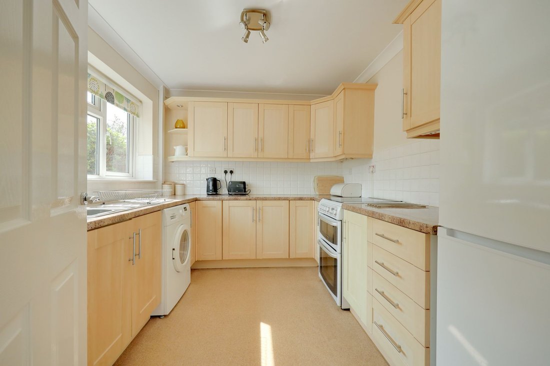 House in Burgess Hill, England 5 - 18526488