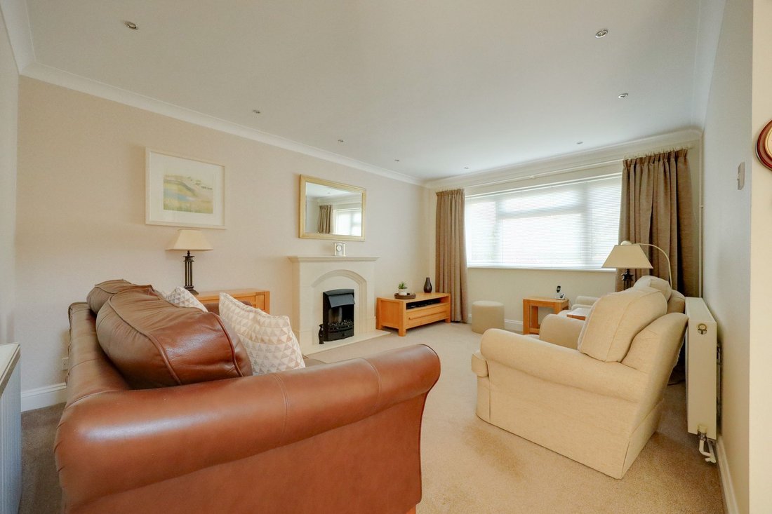 House in Burgess Hill, England 3 - 18526488
