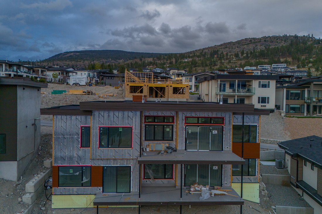House in Penticton, British Columbia, Canada 3 - 18527357