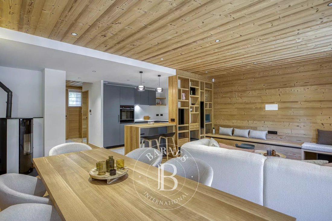 Chalet in Le Grand-Bornand, Auvergne-Rhône-Alpes, France 2 - 18526845