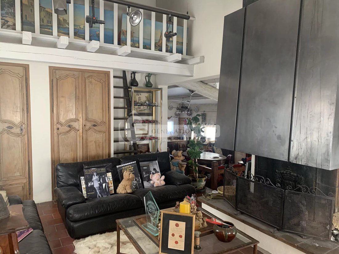 Townhouse in Arles, Provence-Alpes-Côte d'Azur, France 4 - 18526257
