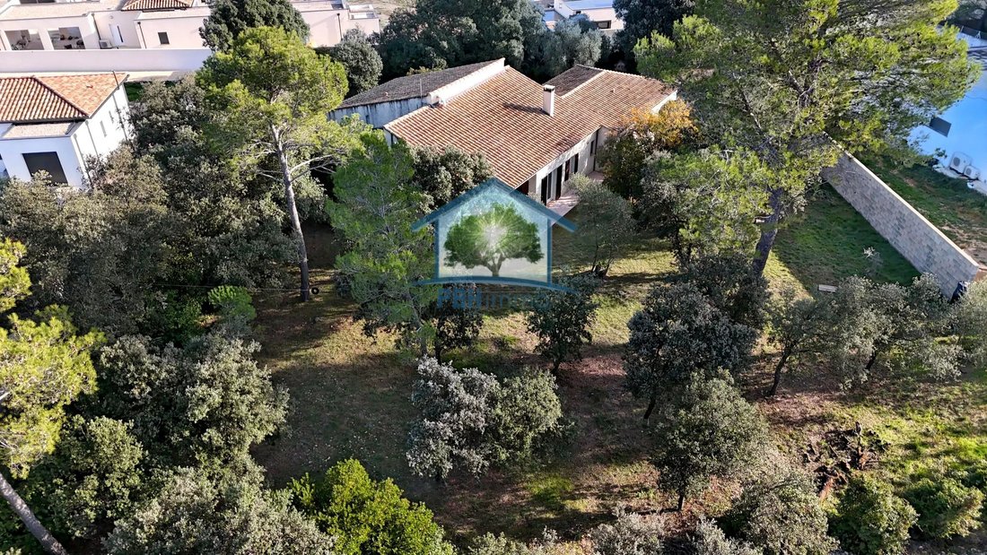 Estate in Hôpital, Nimes, France 1 - 18529609