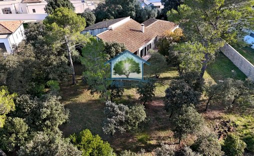 Estate in Hôpital, Nimes, France 1