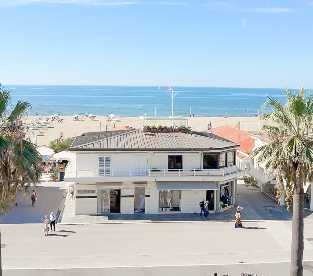 Apartment in Lungomare, Viareggio, Tuscany 2 - 18527672