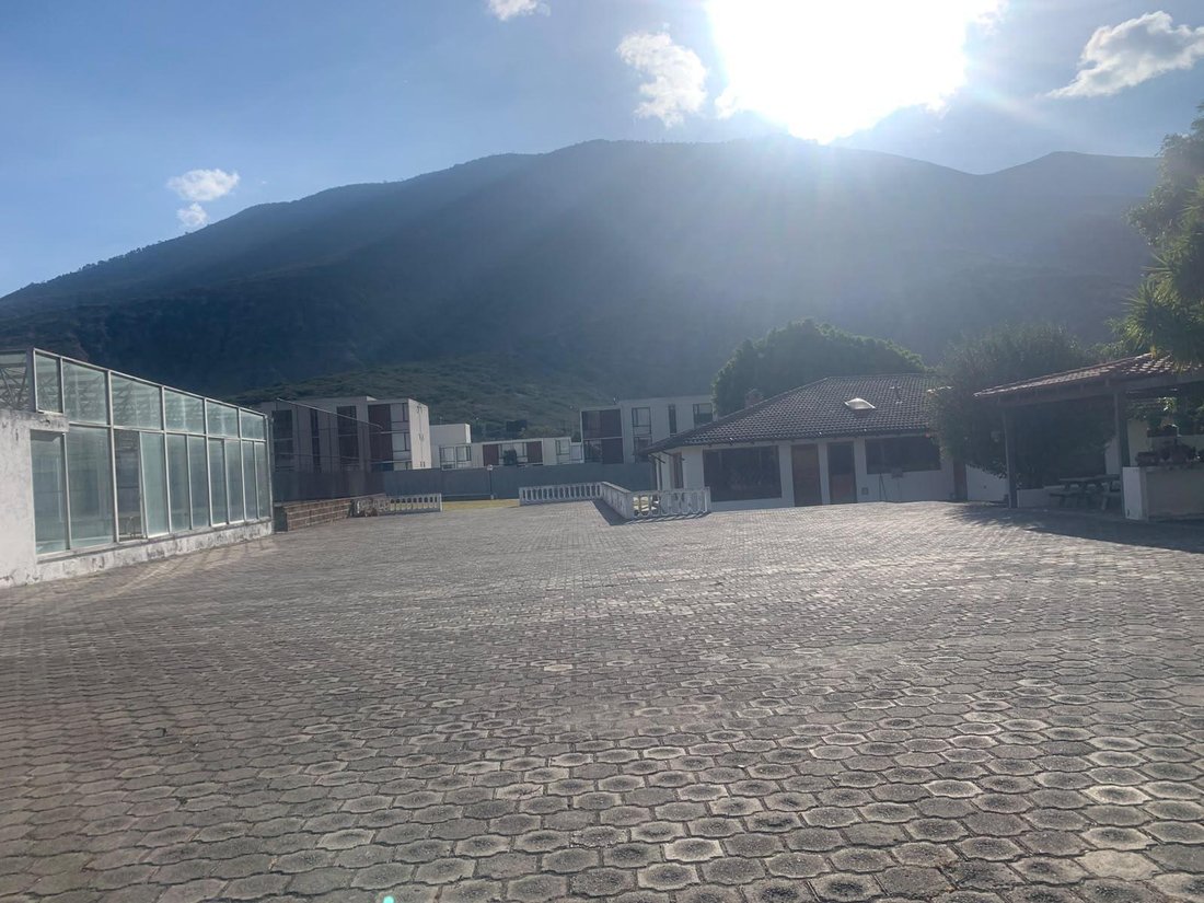 Land in Quito, Pichincha, Ecuador 4 - 18529946