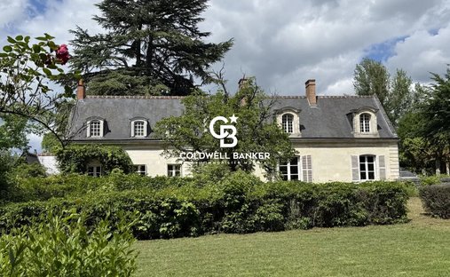 House in Saint-Cyr-sur-Loire, Centre-Val de Loire, France 1