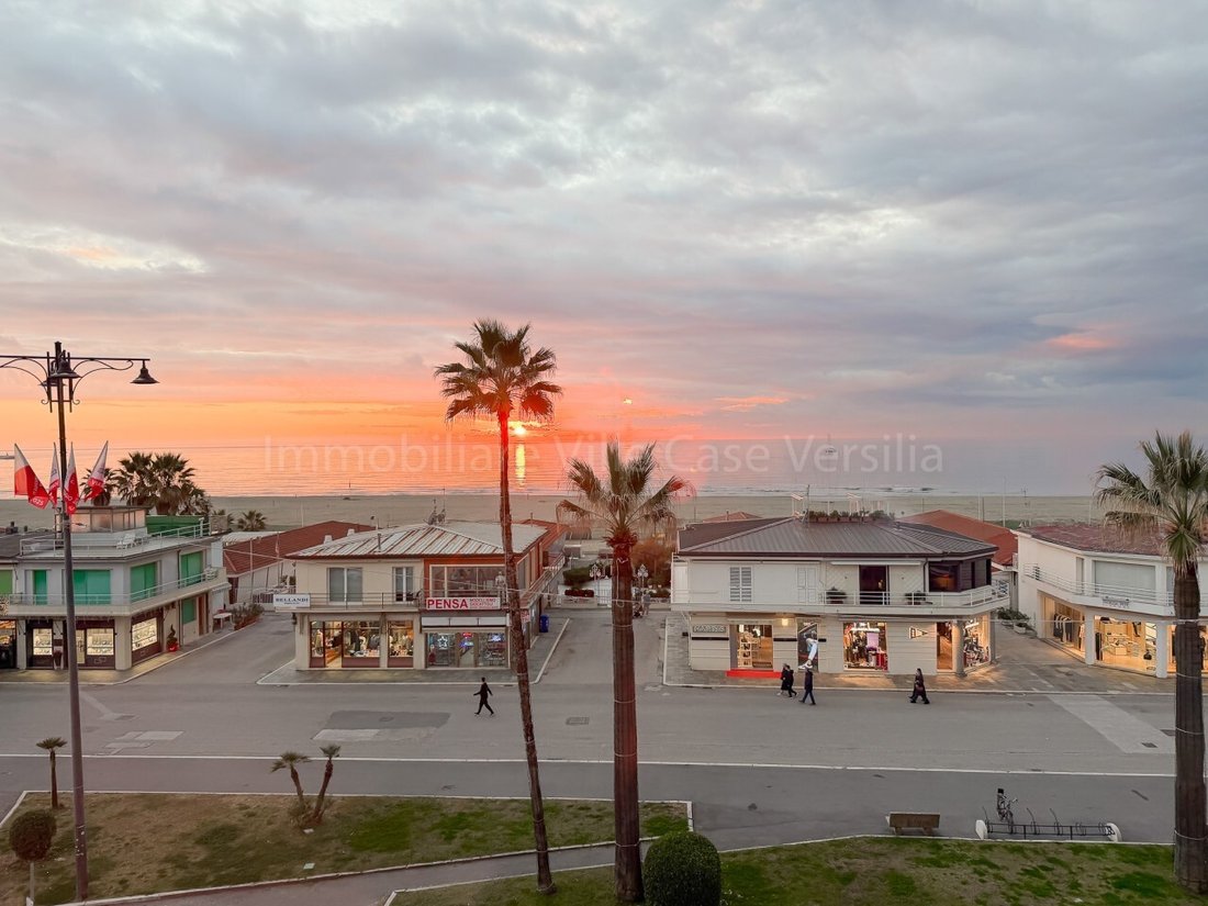 Apartment in Lungomare, Viareggio, Tuscany 4 - 18527672