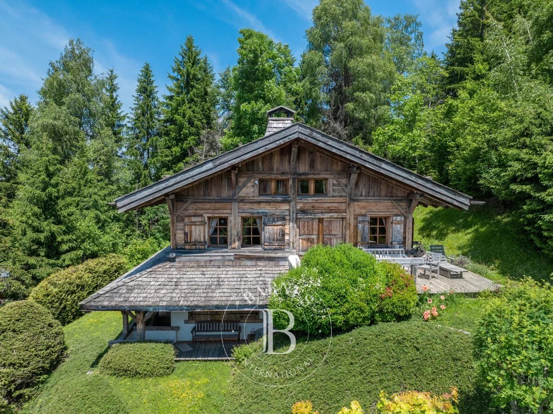Chalet in Megève, Auvergne-Rhône-Alpes, France 1 - 18526740