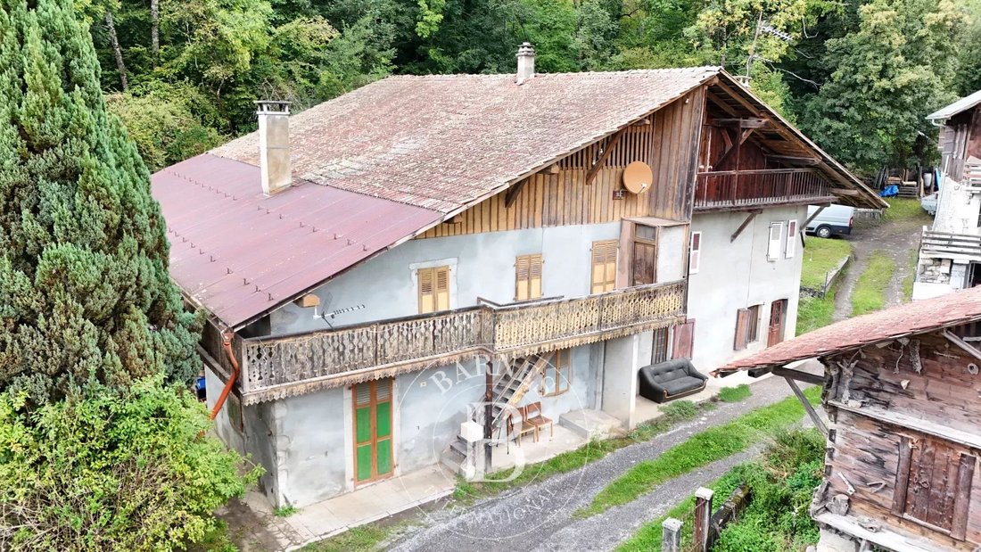 Land in Samoëns, Auvergne-Rhone-Alpen, Frankreich 1 - 18527024