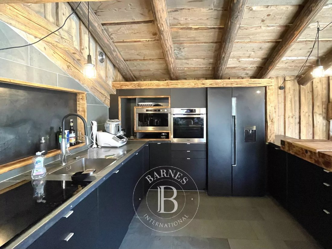 Chalet in Le Grand-Bornand, Auvergne-Rhône-Alpes, France 3 - 18526881