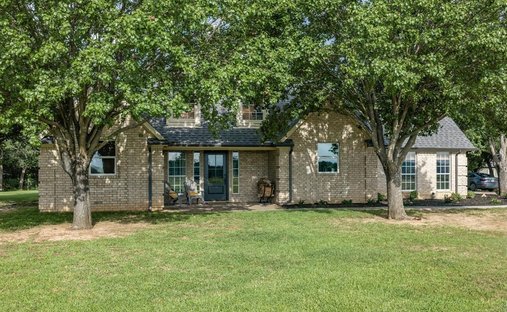 House in Alvord, Texas, United States 1