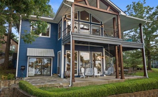House in Pittsburg, Texas, United States 1