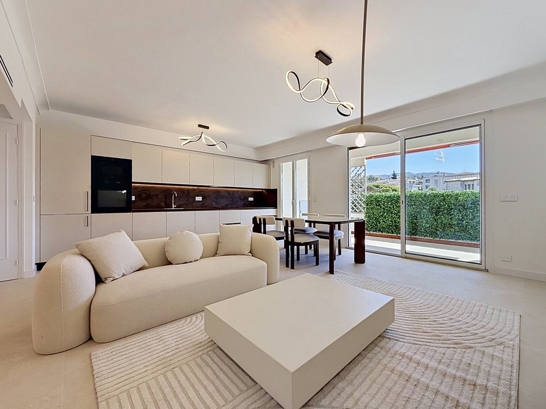 Apartment in Cimiez, Nice, France 1 - 18526408