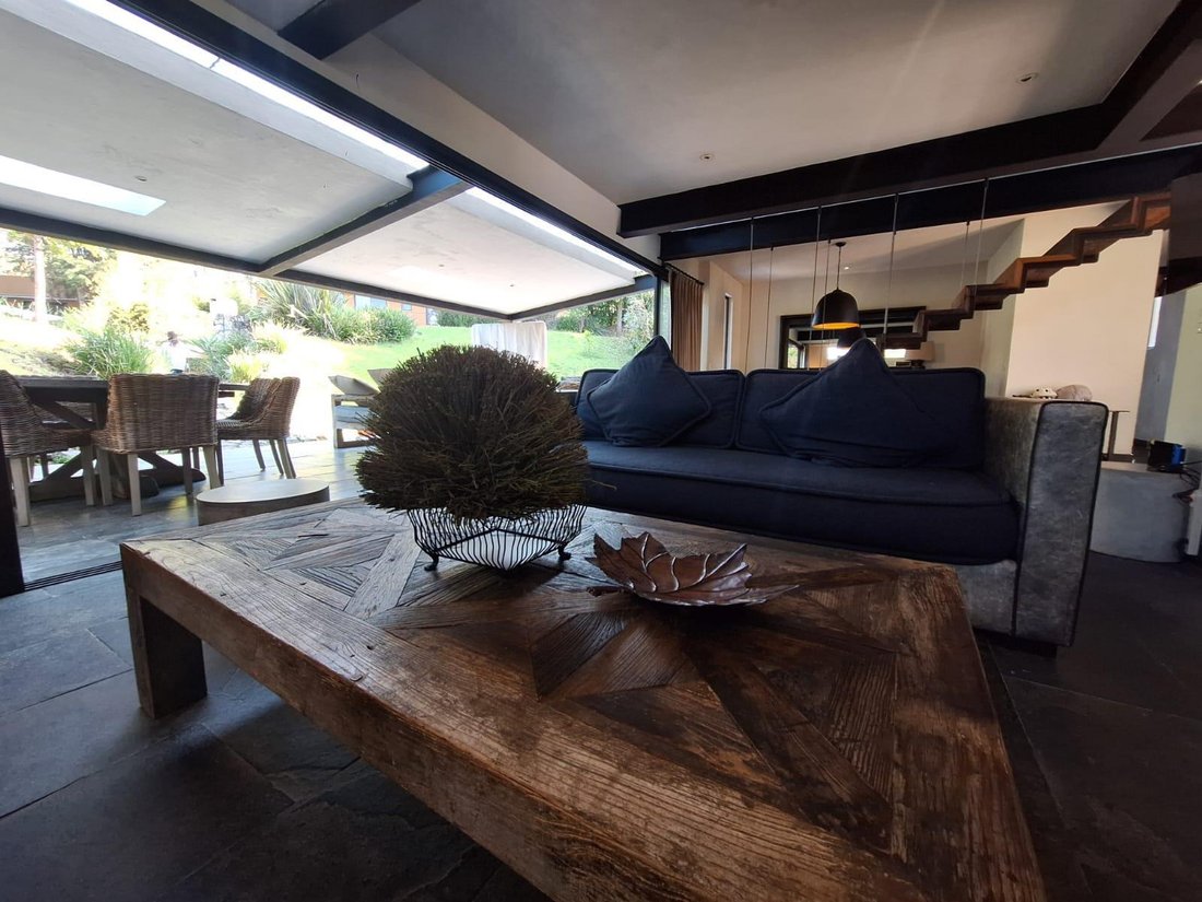 House in Valle de Bravo, State of Mexico, Mexico 2 - 18527444