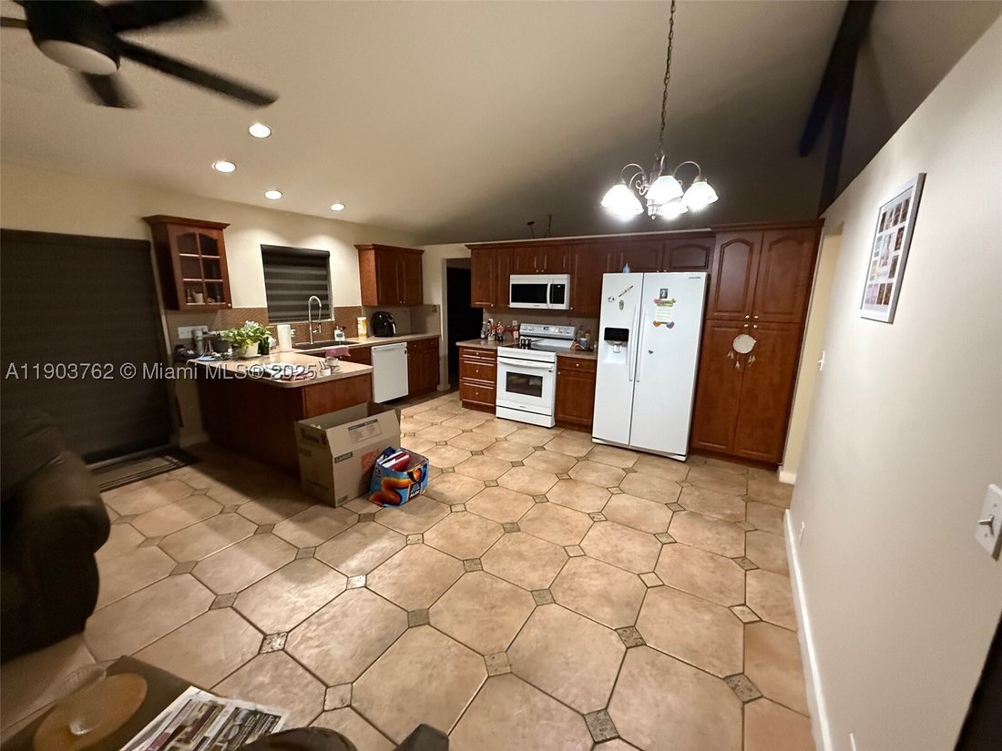 House in West Miami, Florida, United States 4 - 17203382