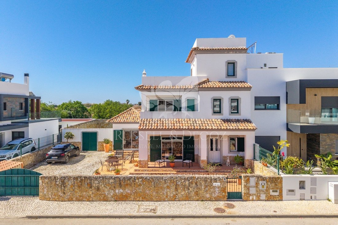 Villa in Quelfes, Algarve, Portugal 1 - 17452626