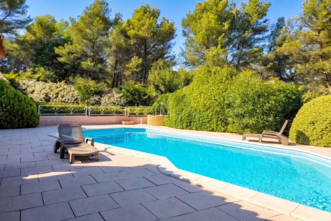 House in Greasque, Provence-Alpes-Côte d'Azur, France 3 - 18527962