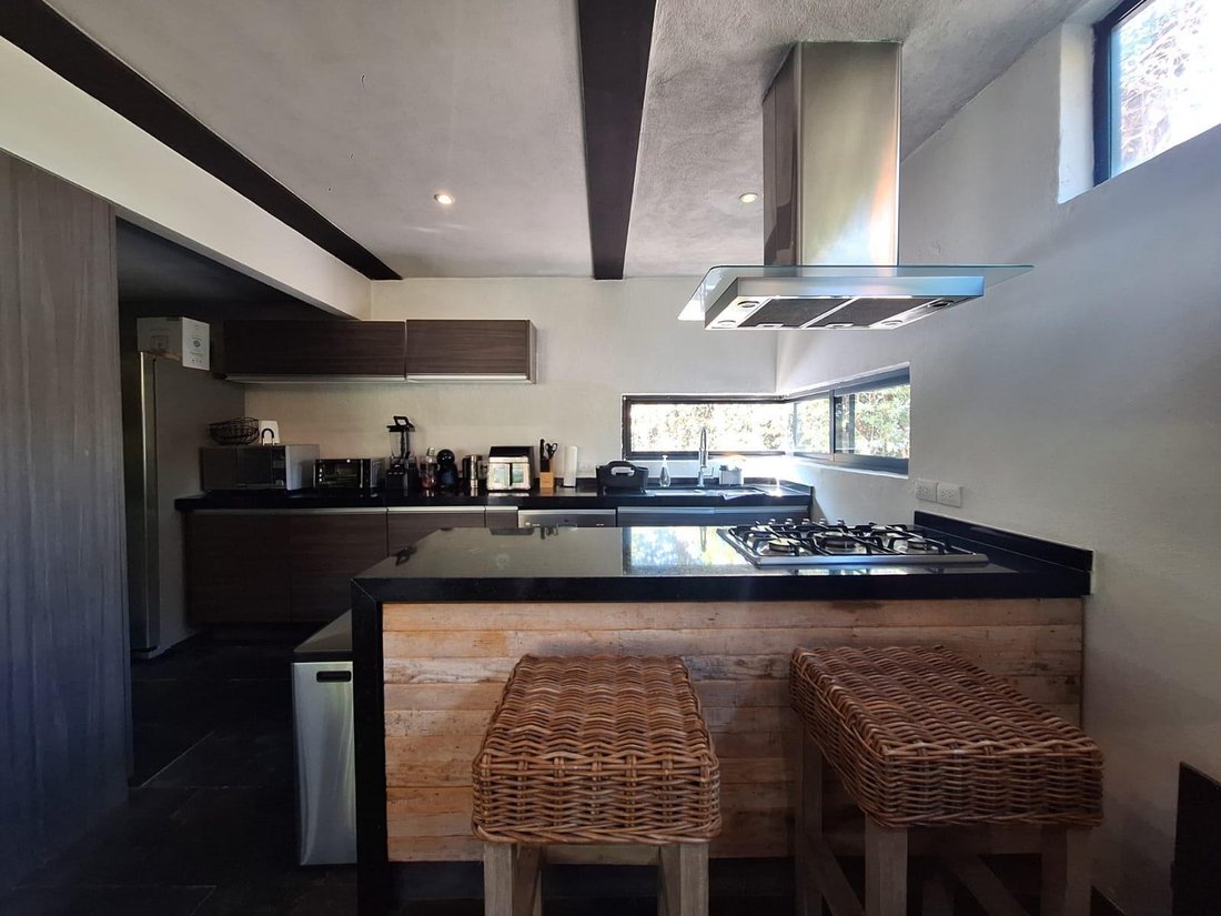 House in Valle de Bravo, State of Mexico, Mexico 4 - 18527444