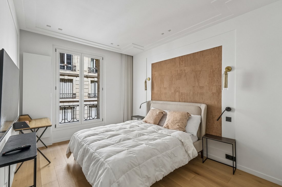 Apartment in Batignolles-Cardinet, Paris 17e Arrondissement, Paris 4 - 18526643