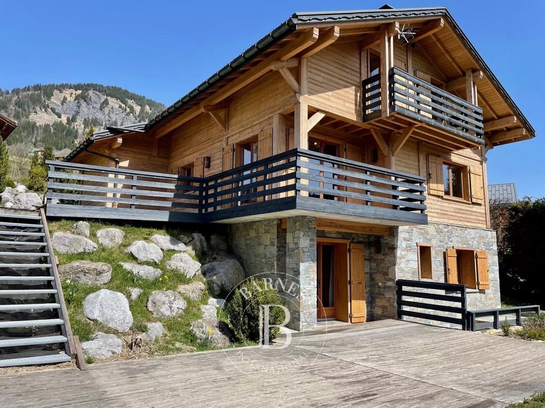 Chalet in Praz-sur-Arly, Auvergne-Rhône-Alpes, France 1 - 18526986