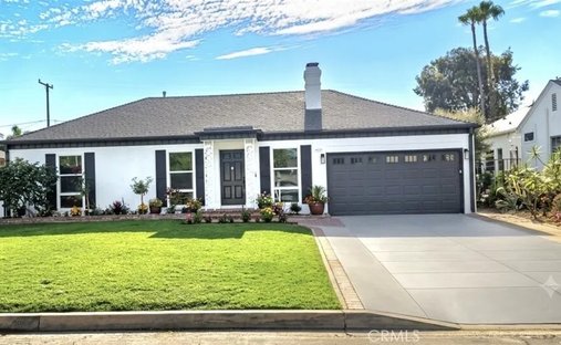 House in Signal Hill, California, United States 1