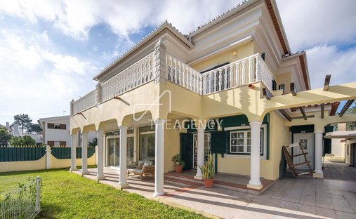 Villa in Aroeira, Charneca de Caparica e Sobreda, Portugal 1