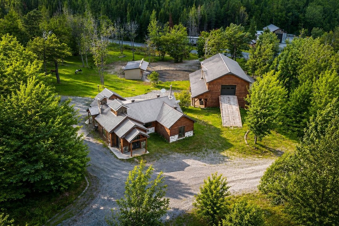House in Notre-Dame-Auxiliatrice-de-Buckland, Quebec, Canada 1 - 18529528