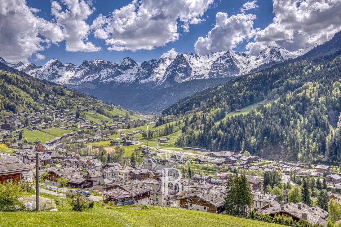 Chalet in Le Grand-Bornand, Auvergne-Rhône-Alpes, France 1 - 18526898