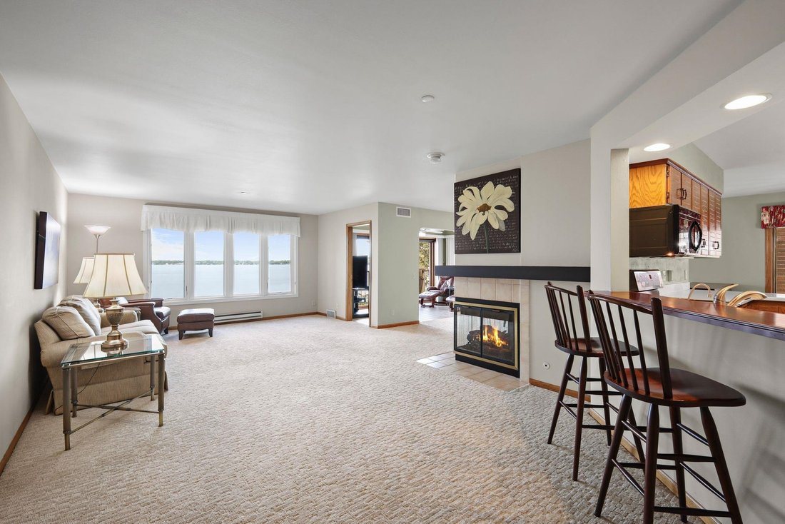 Condo in Monona, Wisconsin, United States 4 - 18528361