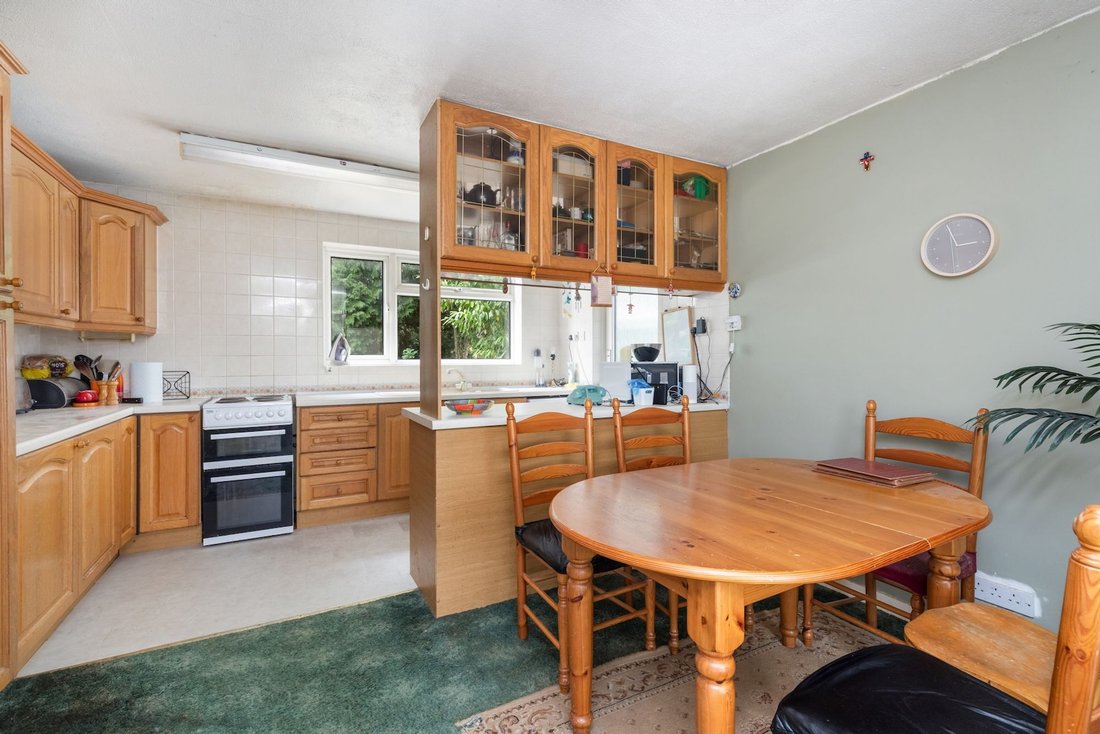 House in Fivensgreen, Horsham, England 4 - 18526486