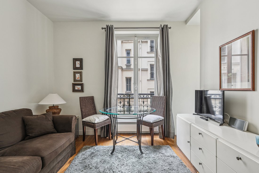 Apartment in Gros Caillou, Paris 7e Arrondissement, Paris 2 - 18524754