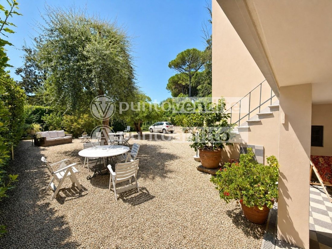 Apartment in Historic Center, Lucca, Tuscany 2 - 18529198